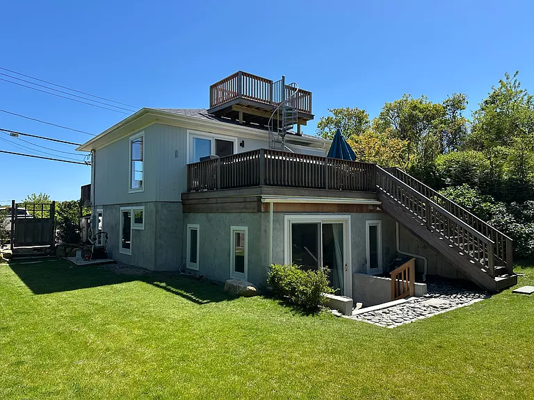 599 Old Montauk Hwy — Photo 9