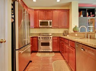 86 Lydia Dr, West New York, NJ 07093