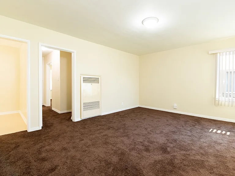 323 N 1st St #323 — Photo 4