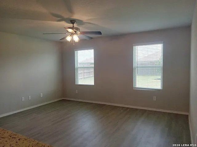 3 bed, 2.0 bath, 1355 sqft, $1,700 — Photo 2