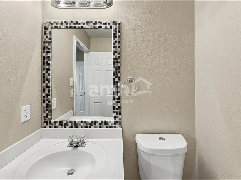 10518 Marengo Ln — Photo 8