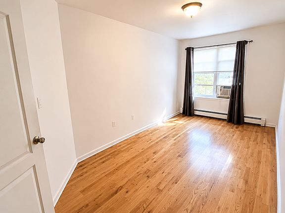 5th image of 341 Palmetto St APT 3