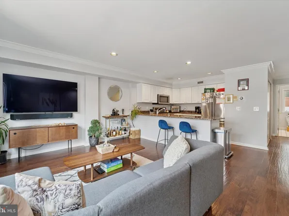 212 S 24th St #24-2416B, Philadelphia, PA 19103