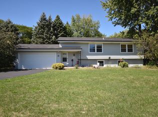 S87W27760 Lakeview Ln, Mukwonago, WI 53149
