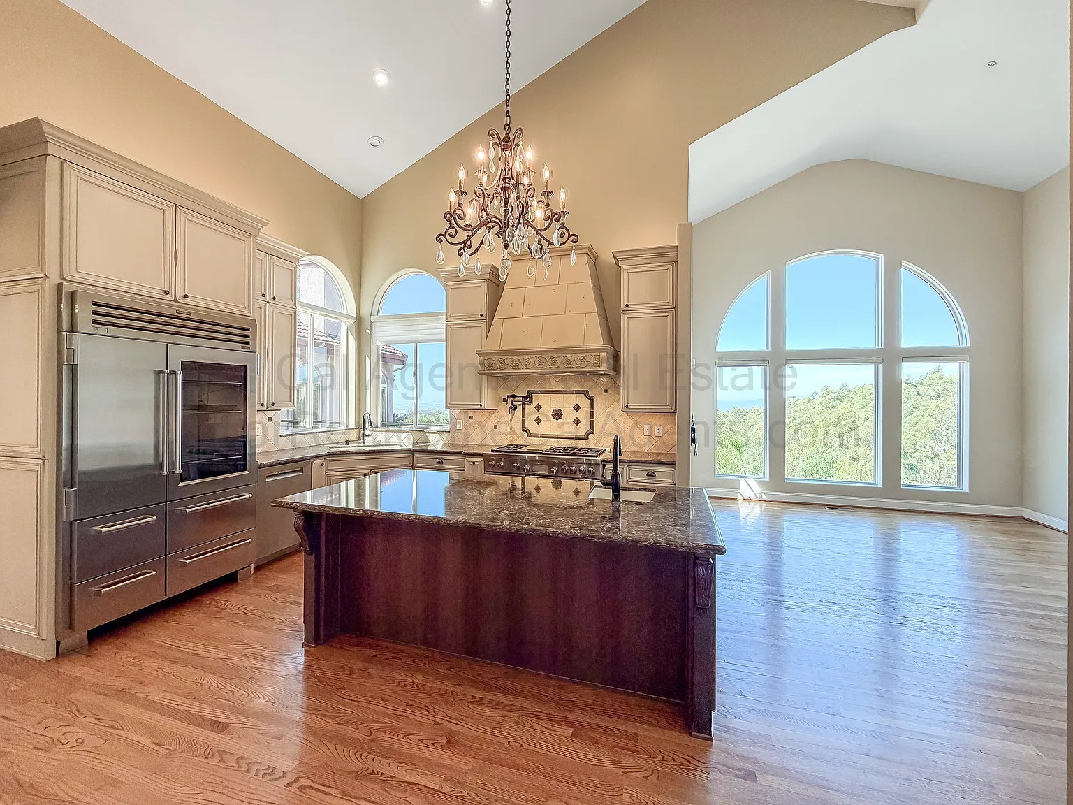 4 bed, 2896 sqft, $7,600 — Photo 3