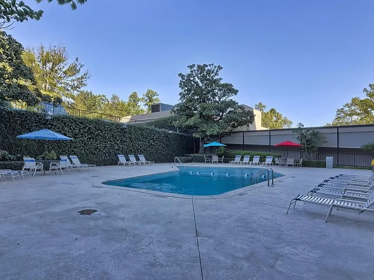 1824 Saint Julian Pl #4H — Photo 15
