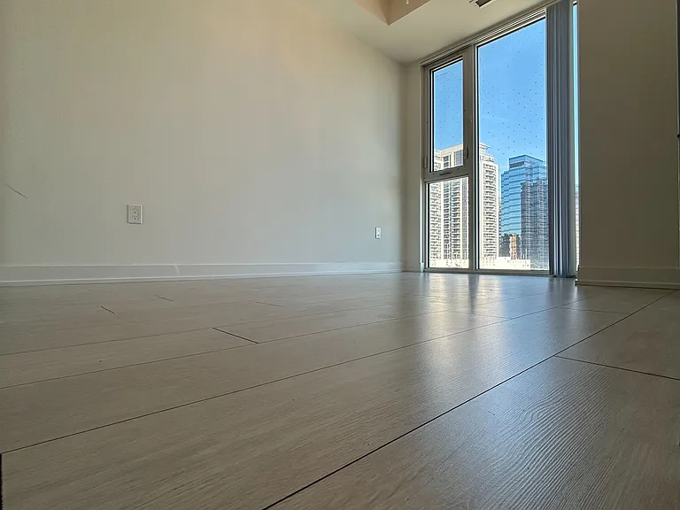 5858 Yonge St #321 — Photo 31