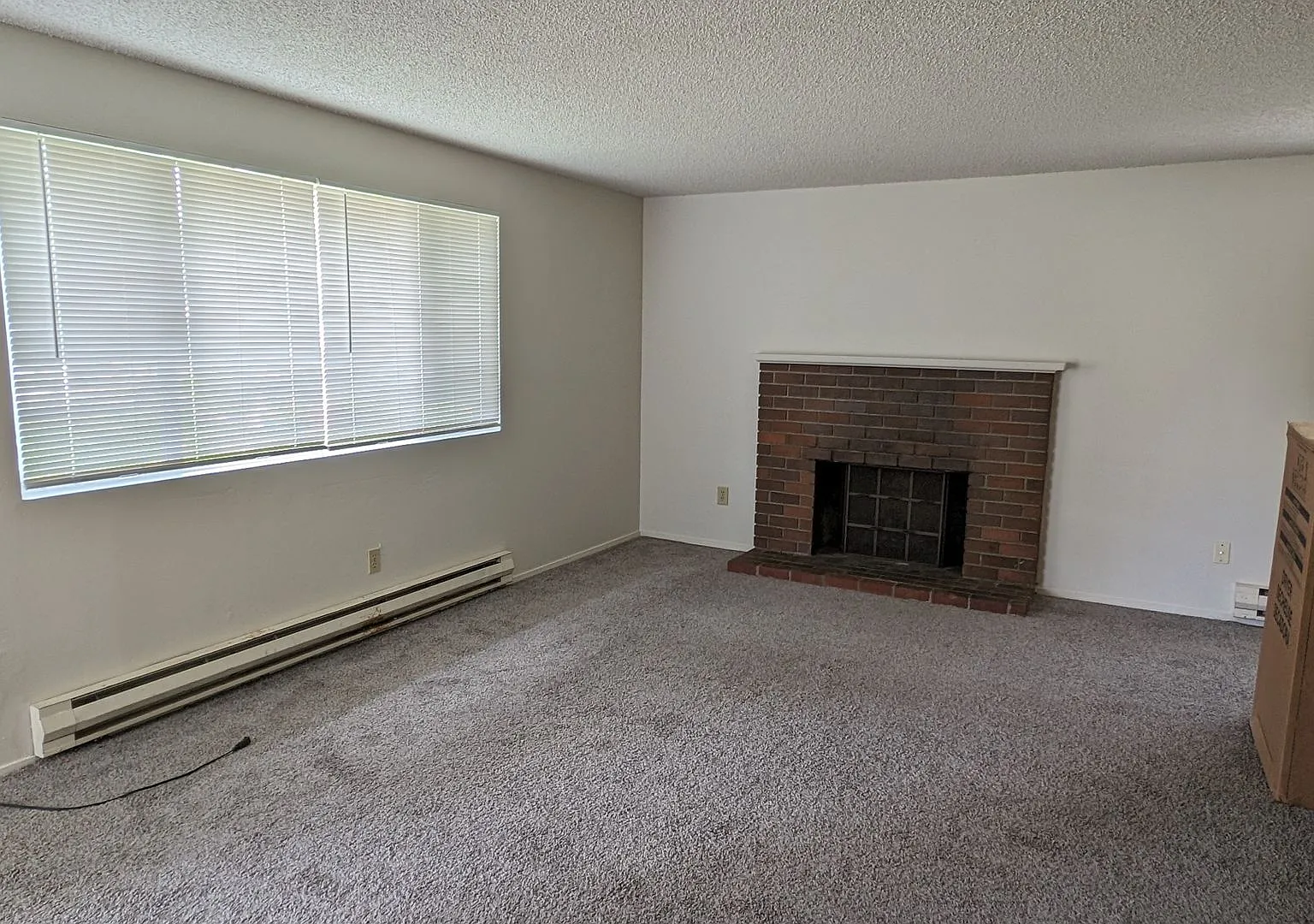Rambler Townhome in Everett — Photo 2