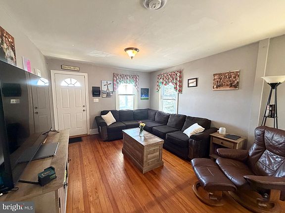 5th image of 494 Grant Ave