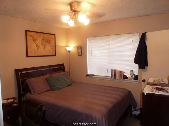 4th image of 2429 Colgate Cir