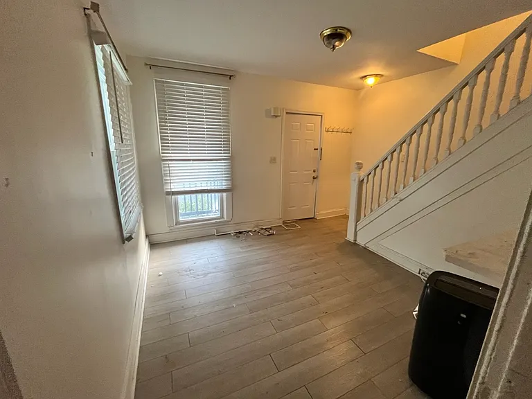 16H Winters Ln — Photo 3