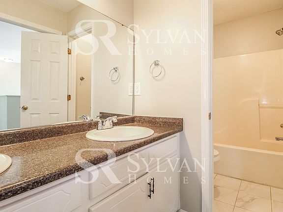 3rd image of 23 Fairhope Ln
