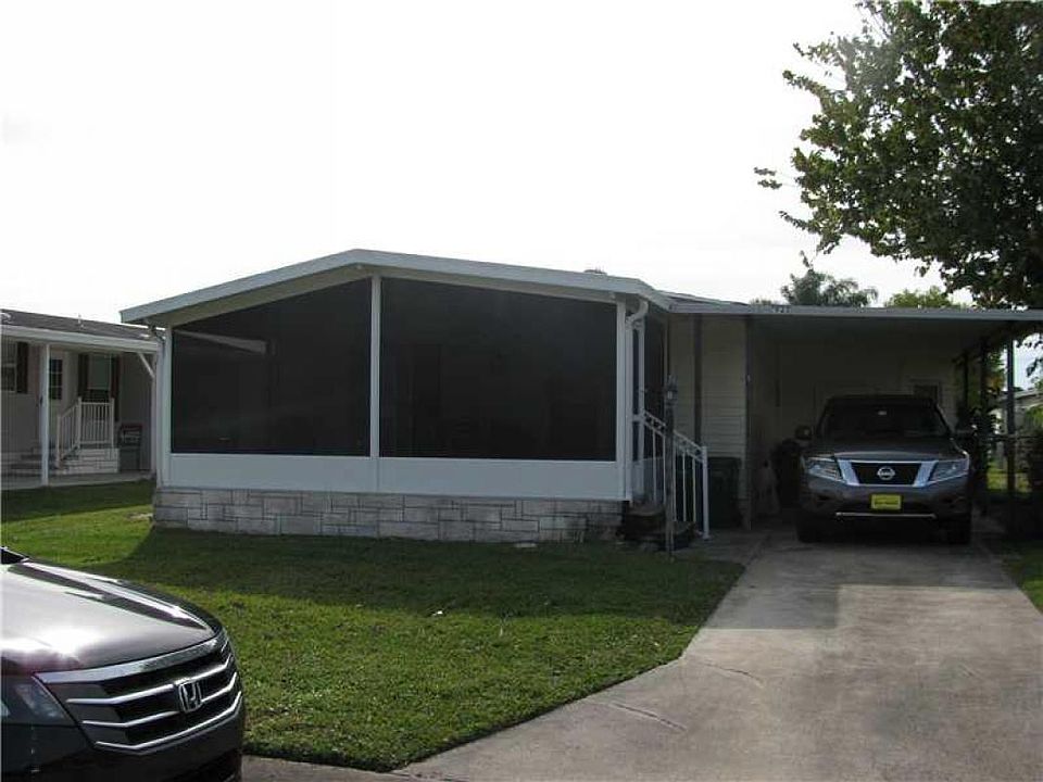 1st image of 925 Cashew Cir