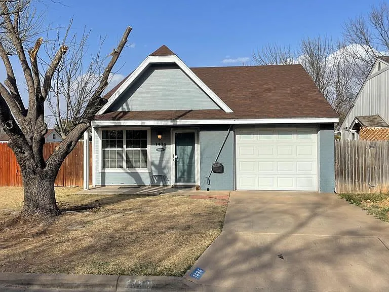 1434 Lindell Ct — Photo 1