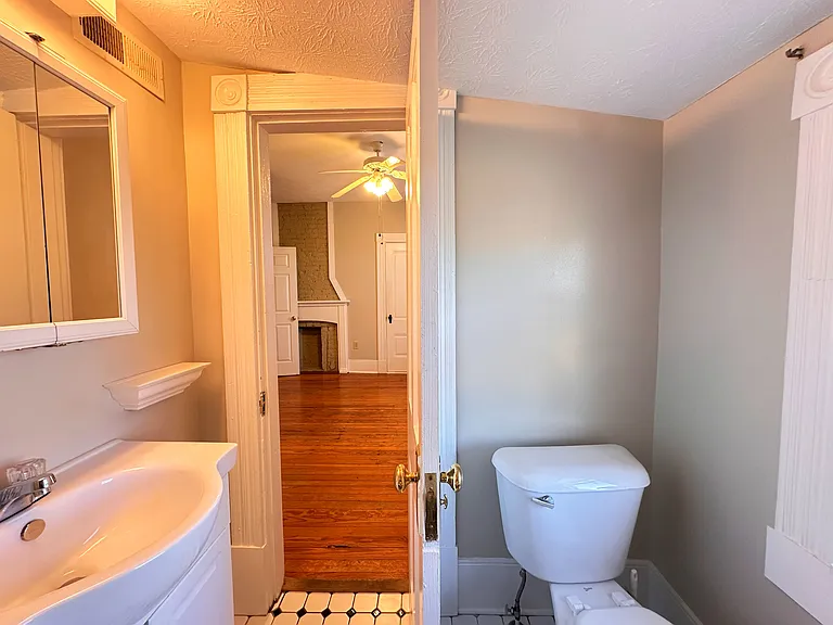 517 Walnut Ave #4 — Photo 16