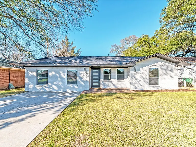 8518 Cedel Dr — Photo 1