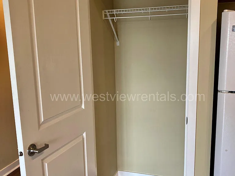 200 E Maple St — Photo 148