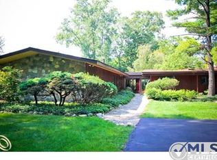 1160 Forest Ln, Bloomfield Hills, MI 48301