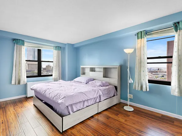 201 Saint Pauls Avenue image 9 of 22