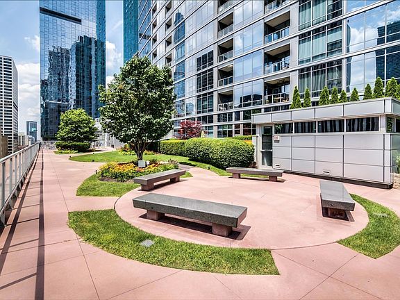 4th image of 255 E Grand Ave #1001