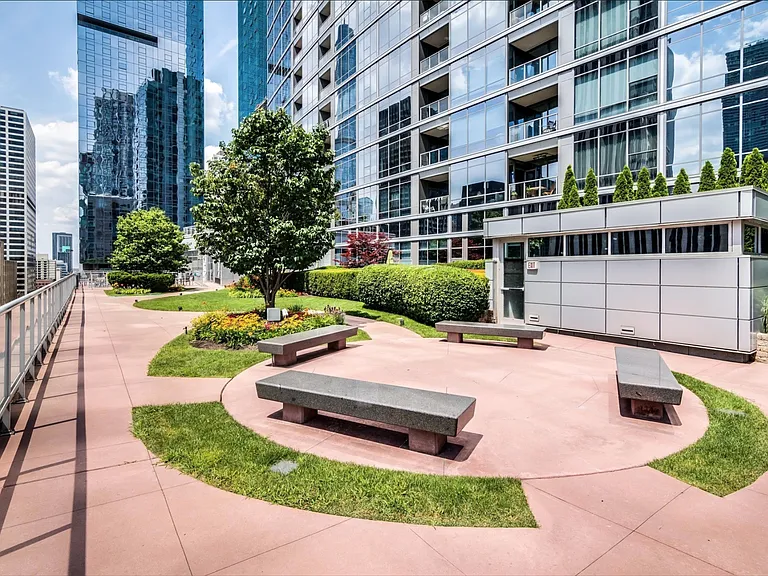 255 E Grand Ave #1001 — Photo 4