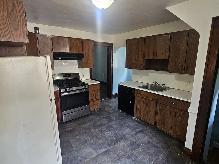 20150 Goller Ave — Photo 7