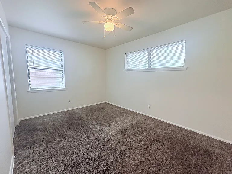 1004 Powell Rd — Photo 11