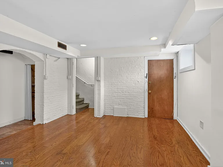 3512 Lancaster Ave #1W — Photo 2