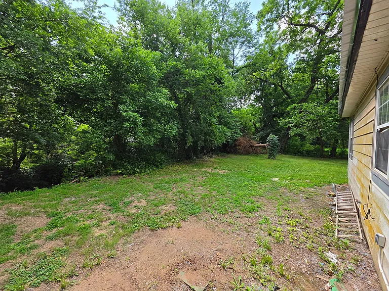 302 E Anna St — Photo 21