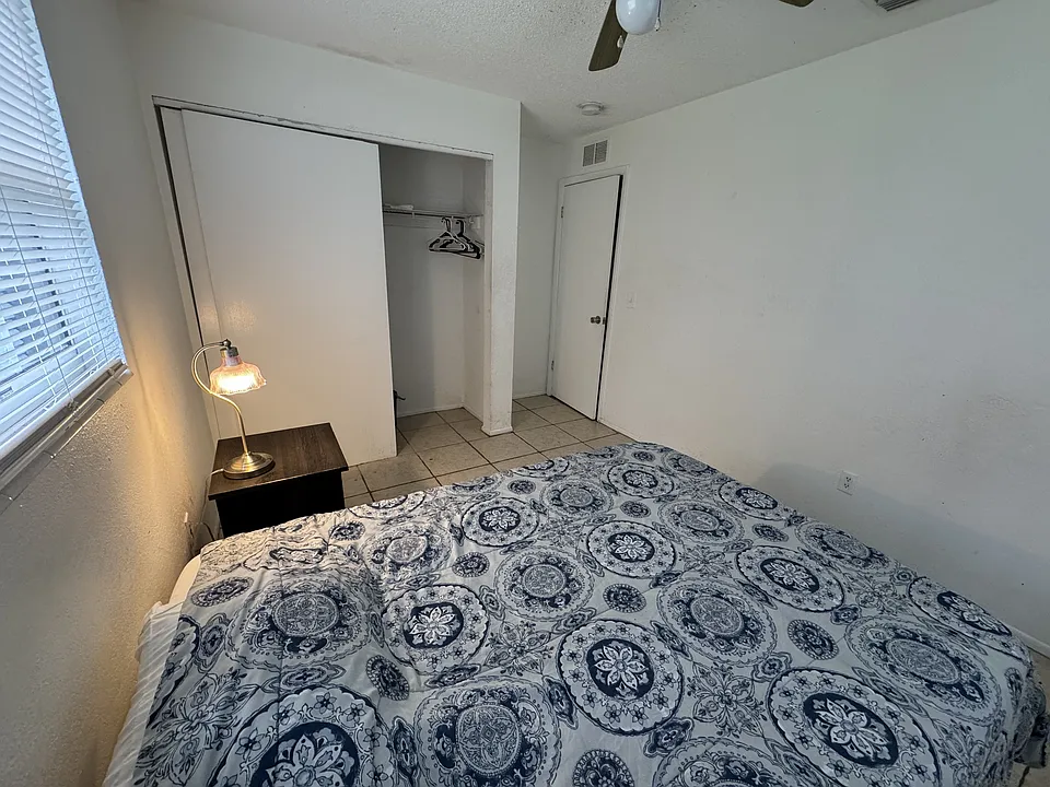 148 Deacon Jones Blvd #2