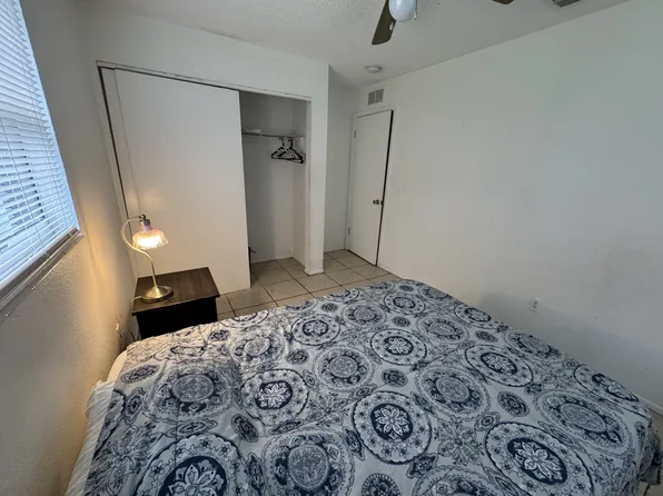 148 Deacon Jones Blvd #2, Orlando, FL 32810