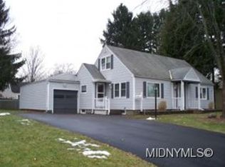 30 Sherrill Ln, New Hartford, NY 13413