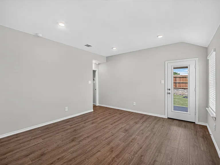 3317 Catamount Dr — Photo 7
