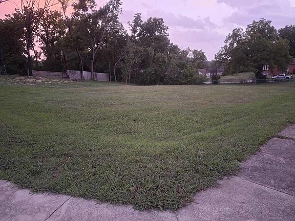2nd image of 929 Washington Avenue
