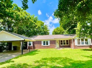 607 N 9th St, Arkansas City, KS 67005