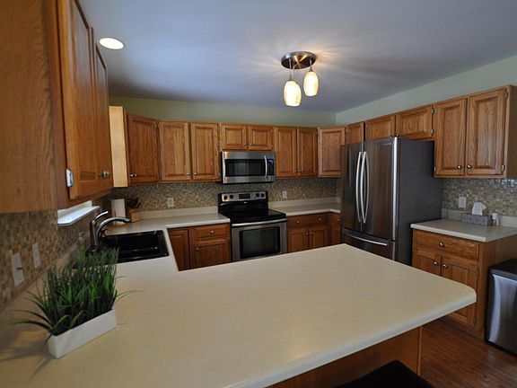 3rd image of 3078 Belle Chase Blvd