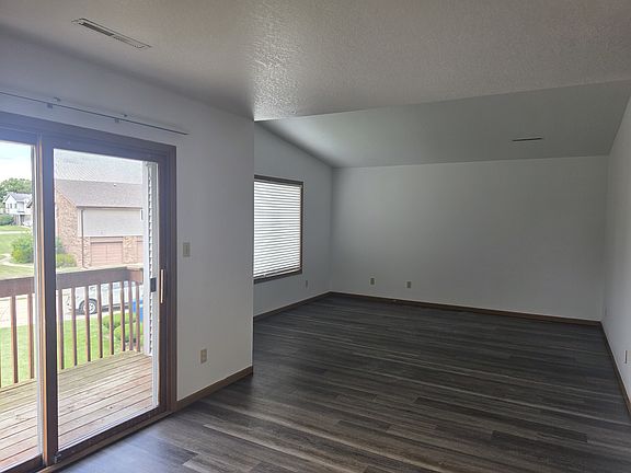 2nd image of 440 Plum Creek Ct APT 2