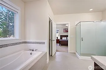 24302 NE 8th Pl — Photo 14