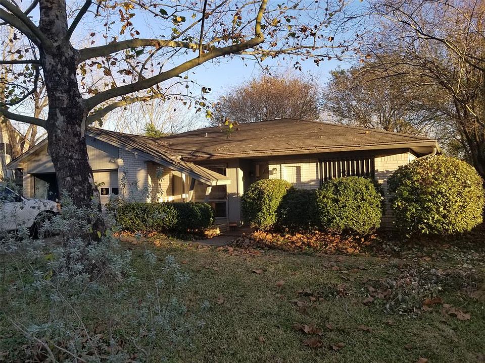 1st image of 303 Mary Ann Dr