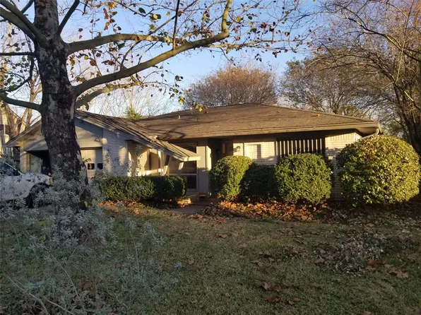 303 Mary Ann Dr, Friendswood, TX 77546