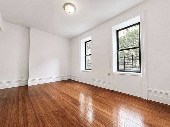 3rd image of 182 Claremont Ave APT 1