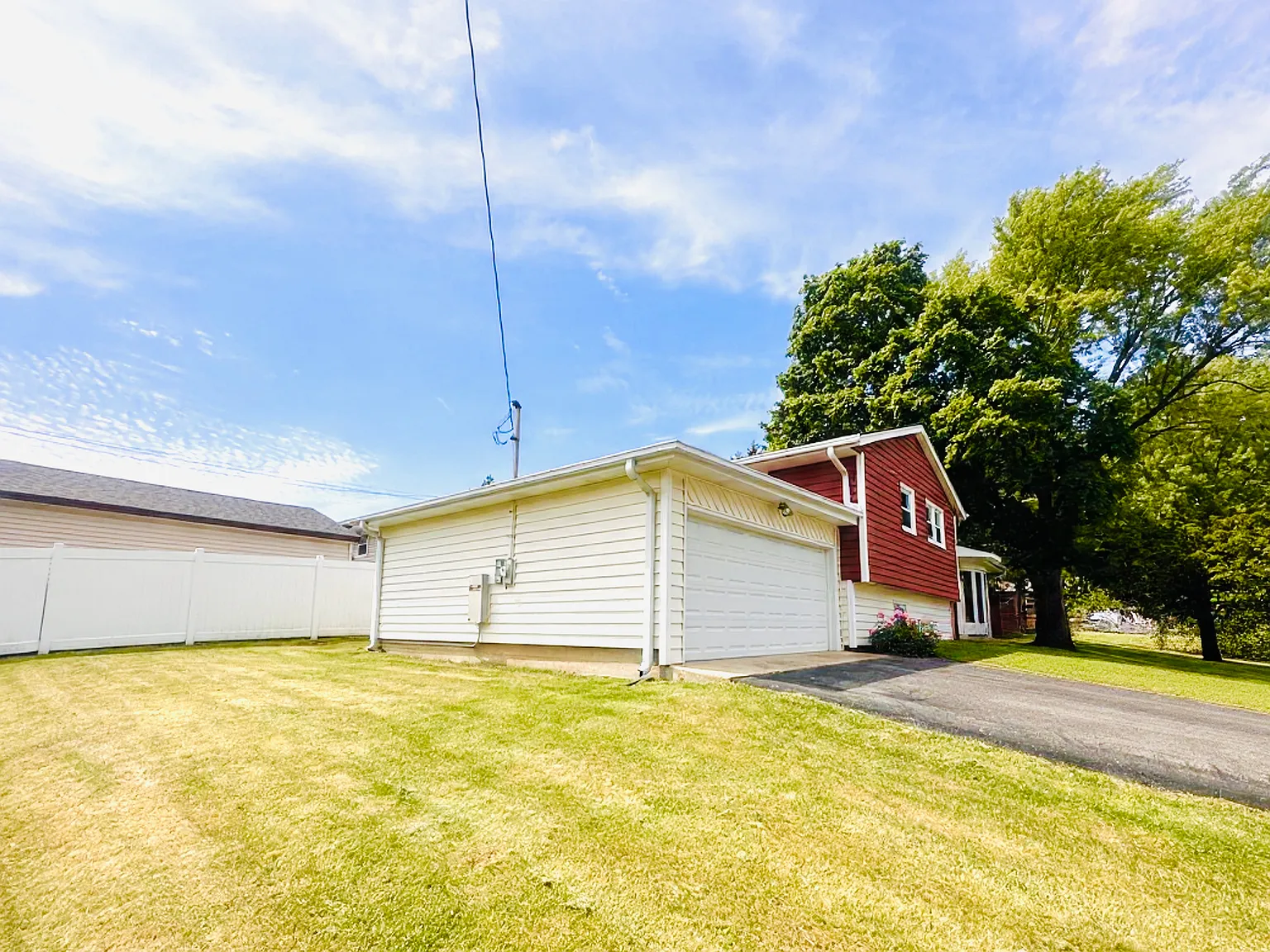 4 bed, 2080 sqft, $3,000 — Photo 1