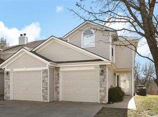 1362 NW Hidden Ridge Cir, Blue Springs, MO 64015