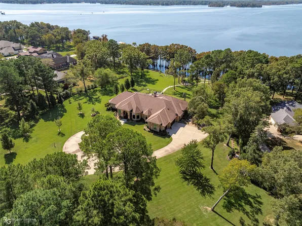 2002 N Cross Dr, Shreveport, LA 71107