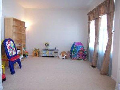 4th image of 2428 Woodside Dr
