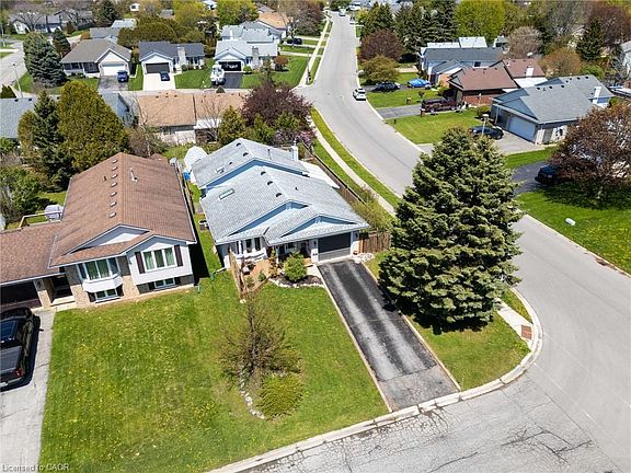 5th image of 2 Hampton Ct