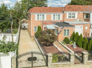 61-15 84th St, Middle Village, NY 11379