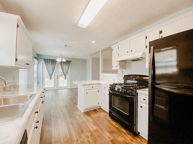 24 Stowe Rd — Photo 8