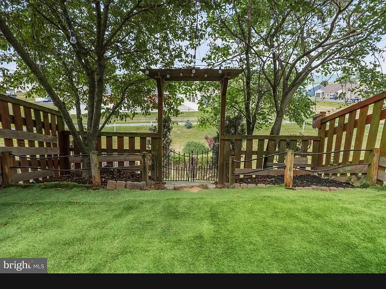 8867 Hillside Way — Photo 27
