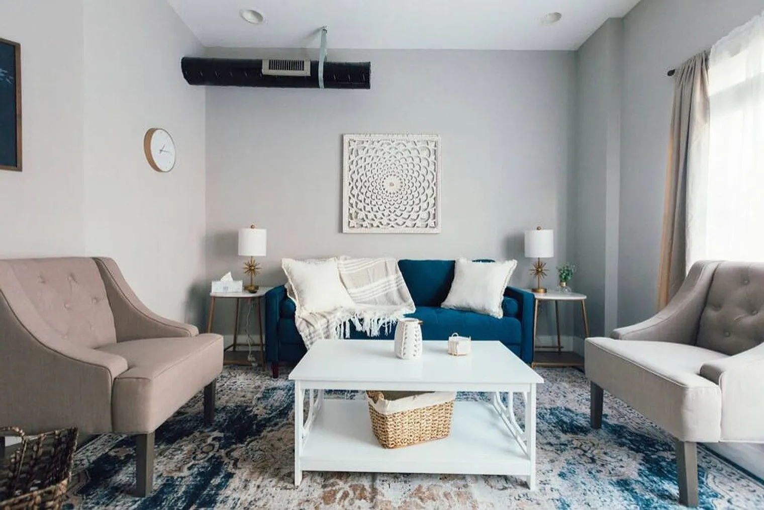 2 bed, 1.0 bath, 893 sqft, $3,861 — Photo 1